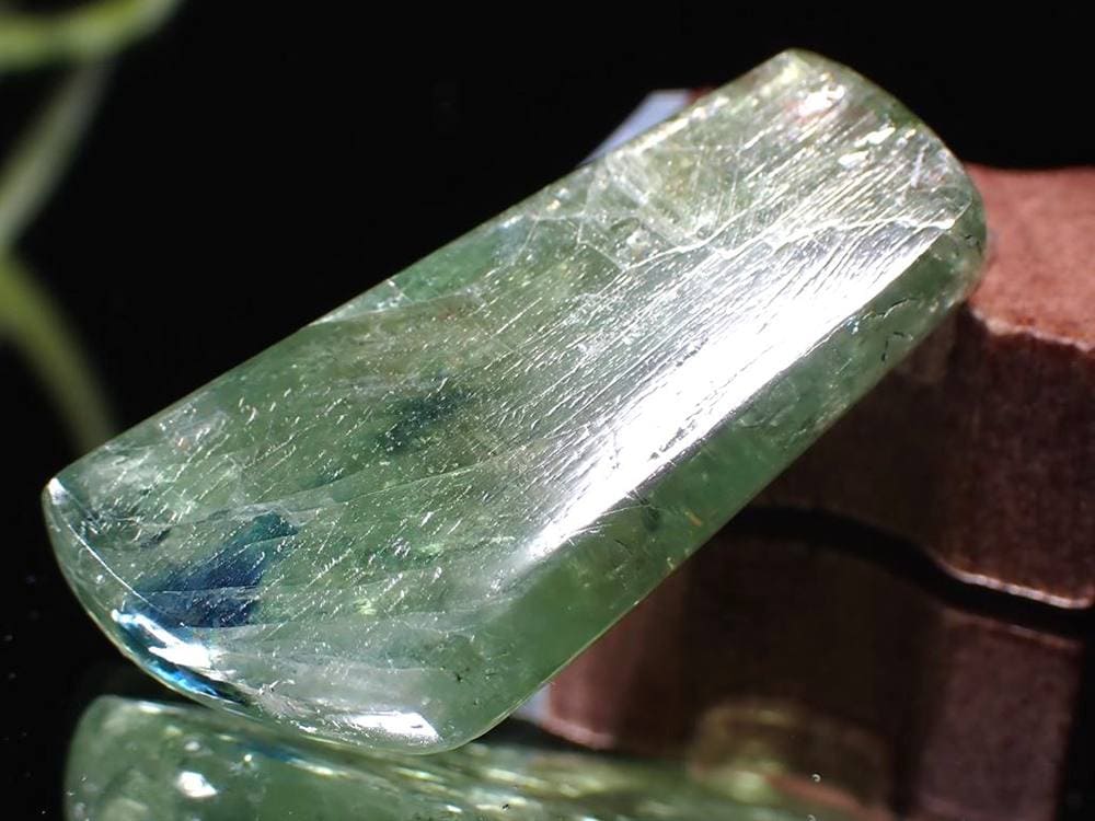 グリーンカイヤナイト 藍晶石 原石 結晶