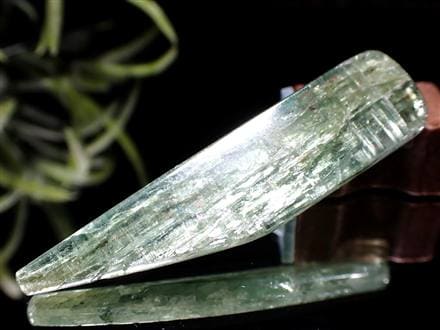 グリーンカイヤナイト 藍晶石 原石 結晶