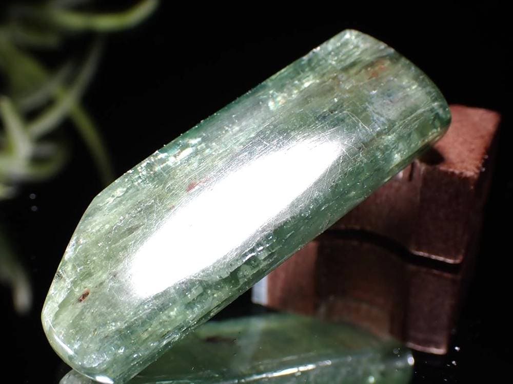 グリーンカイヤナイト 藍晶石 原石 結晶