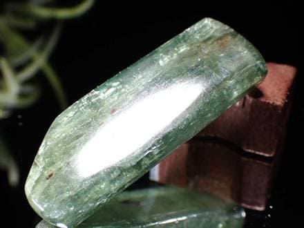グリーンカイヤナイト 藍晶石 原石 結晶
