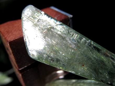 グリーンカイヤナイト 藍晶石 原石 結晶