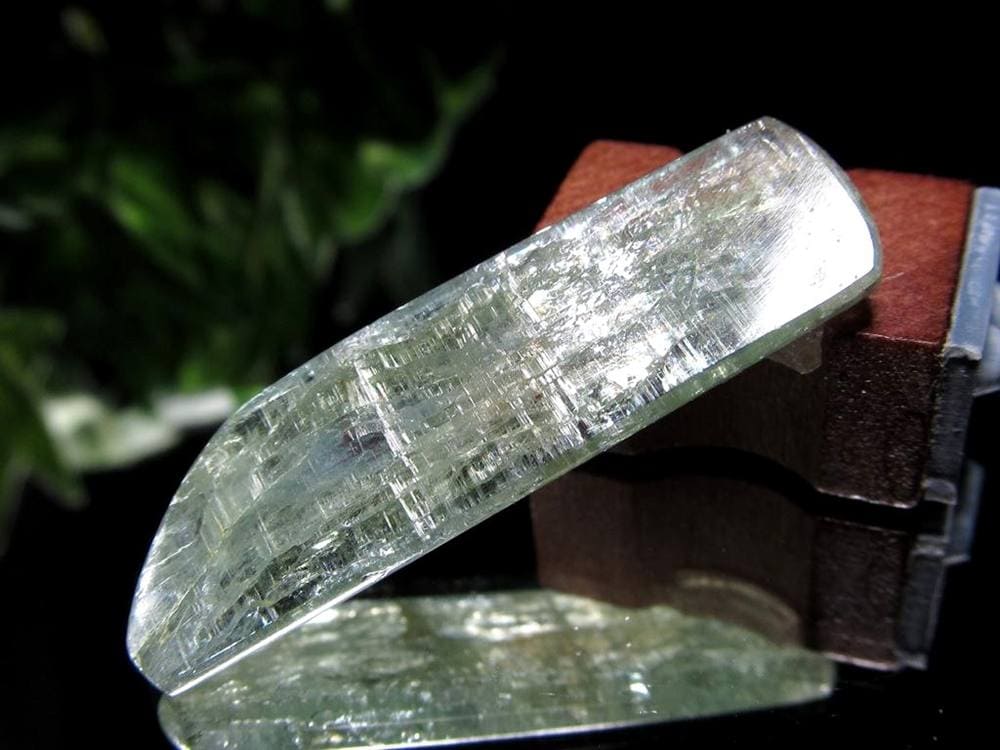 グリーンカイヤナイト 藍晶石 原石 結晶