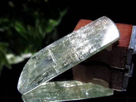 グリーンカイヤナイト 藍晶石 原石 結晶