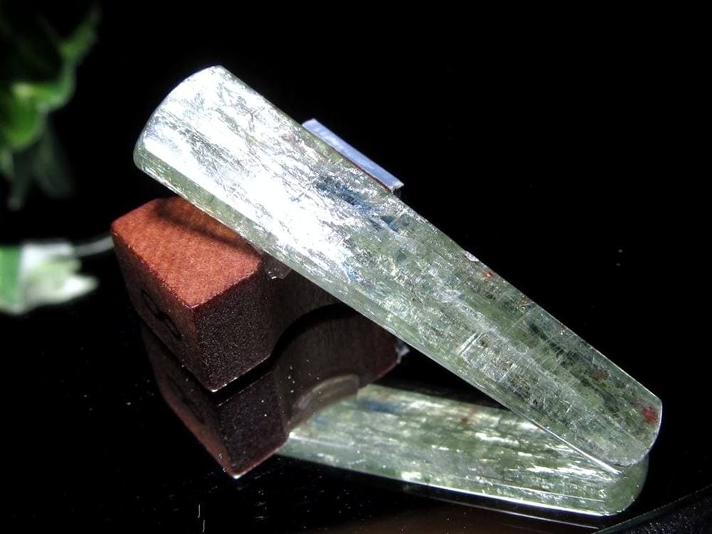 グリーンカイヤナイト 藍晶石 原石 結晶
