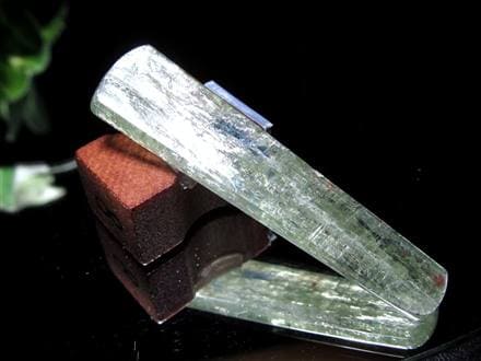 グリーンカイヤナイト 藍晶石 原石 結晶
