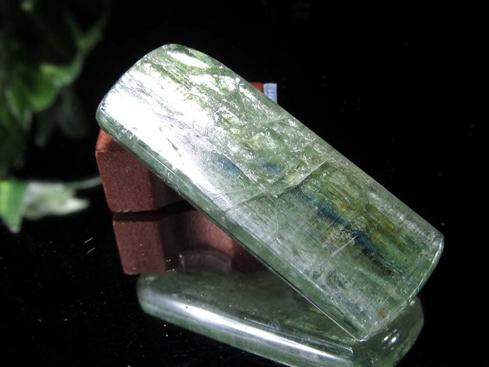 グリーンカイヤナイト 藍晶石 原石 結晶