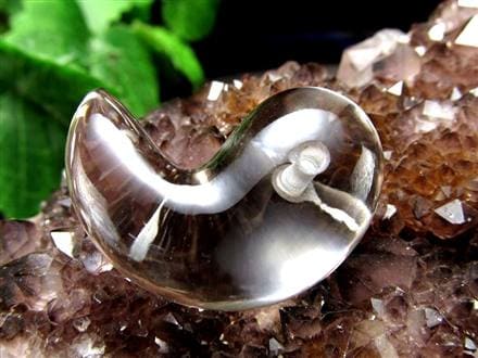 ガネーシュヒマール ヒマラヤ 水晶 勾玉 ビーズ