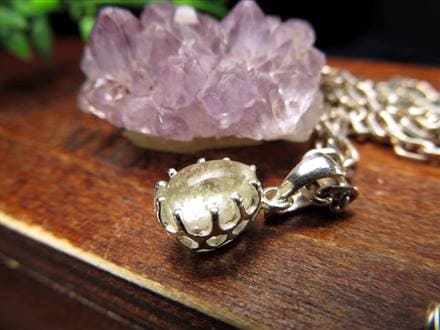 リビアングラス 隕石 アクセサリー ペンダント インパクトガラス