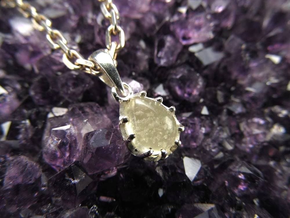 リビアングラス 隕石 アクセサリー ペンダント インパクトガラス