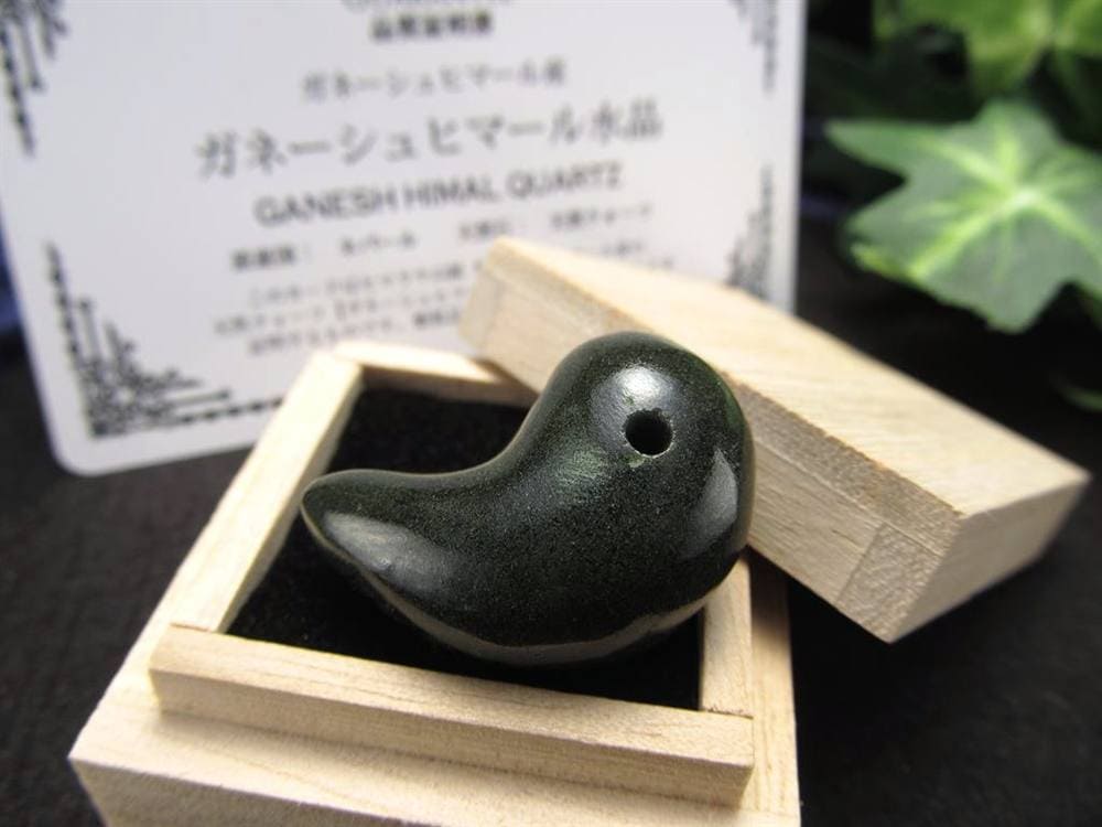 ガネーシュヒマール ヒマラヤ 水晶 勾玉 ビーズ