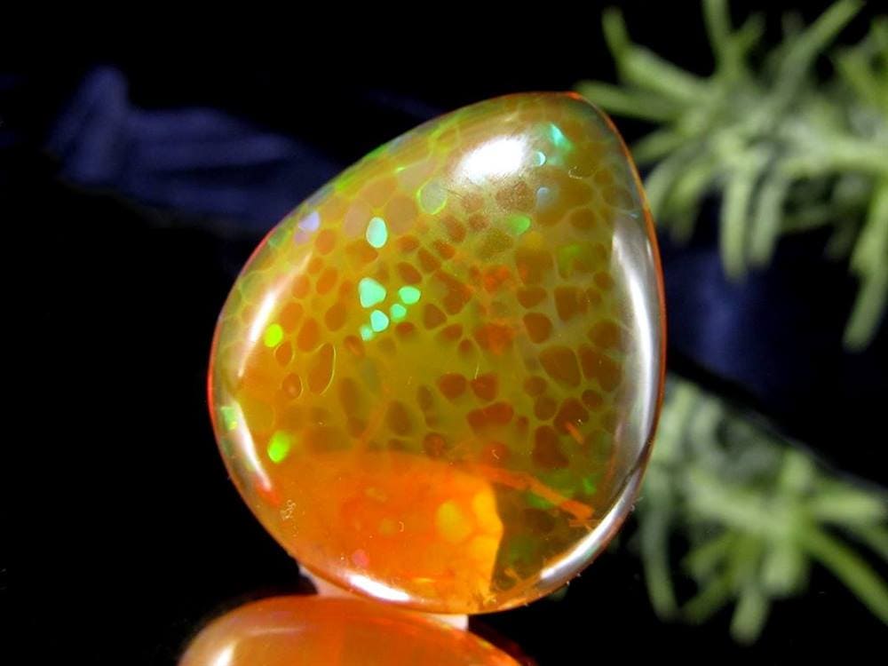 オパール 蛋白石 カボション ハーレクイン 遊色