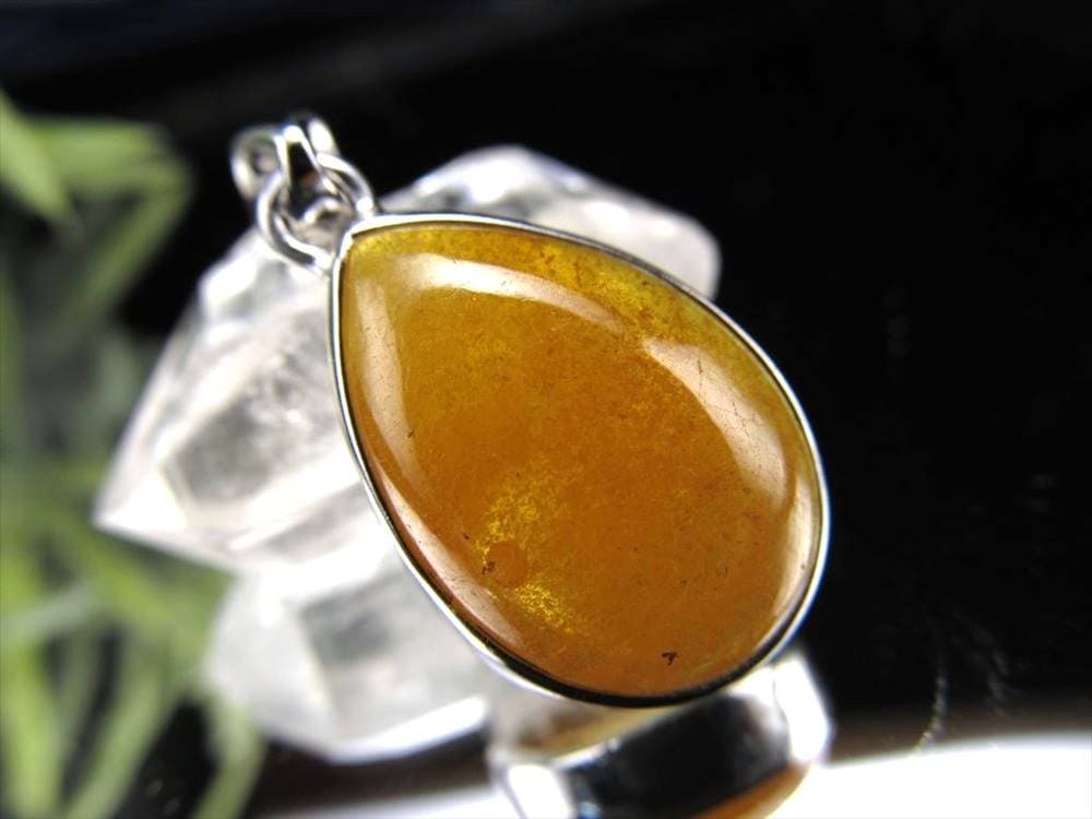 プクラジストーン ペンダント ネックレス イエロー サファイア