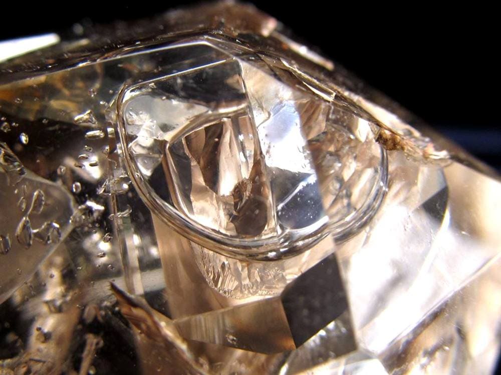 水入り水晶 エレスチャル 原石 置物 エンハイドクォーツ