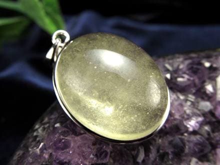 リビアングラス 隕石 アクセサリー ペンダント インパクトガラス