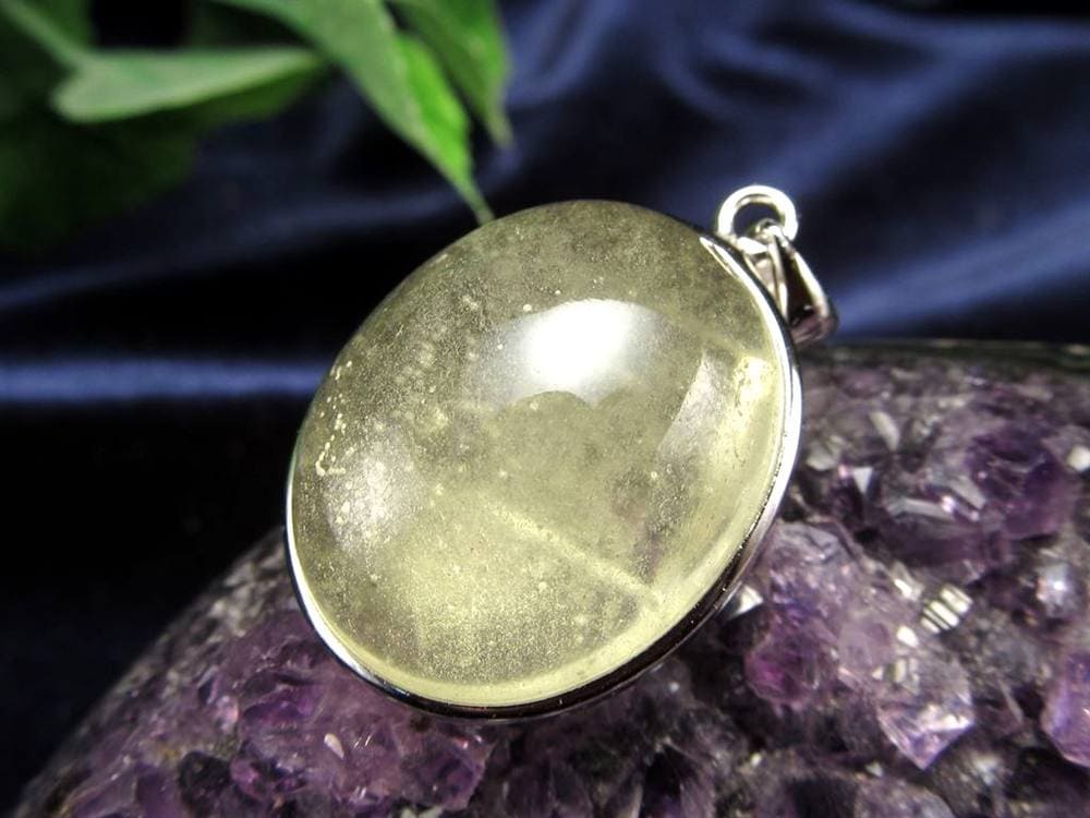 リビアングラス 隕石 アクセサリー ペンダント インパクトガラス