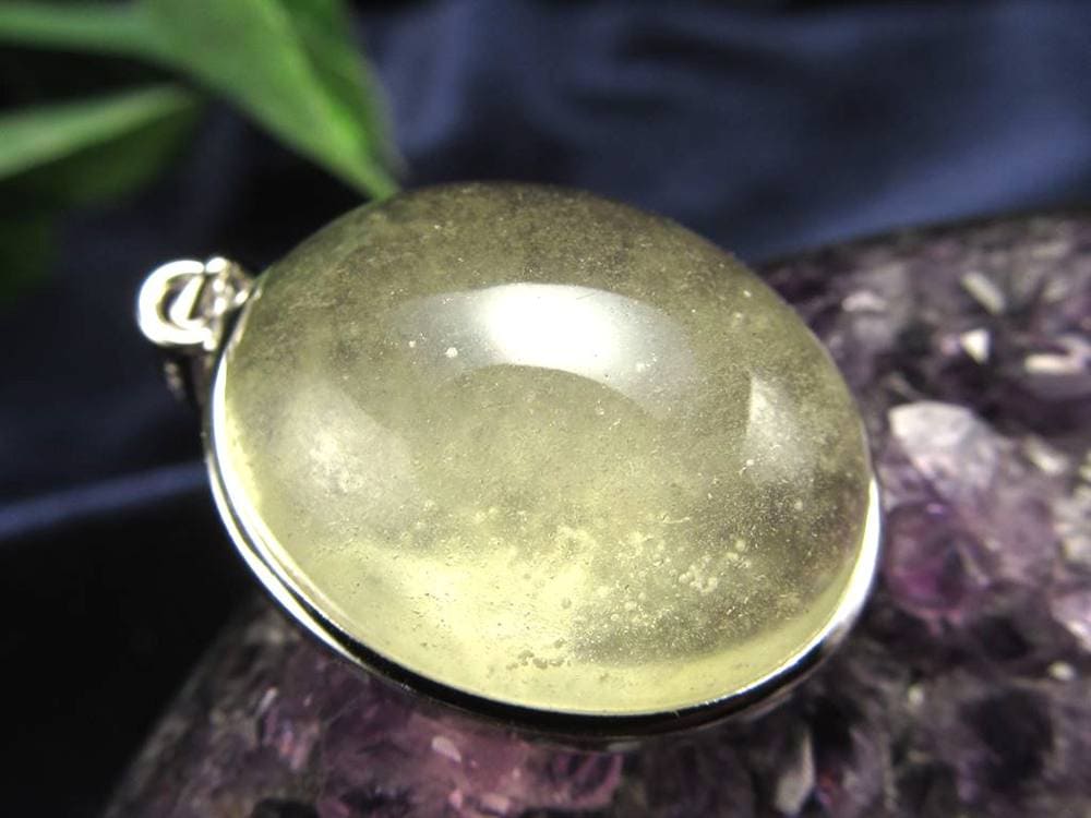 リビアングラス 隕石 アクセサリー ペンダント インパクトガラス