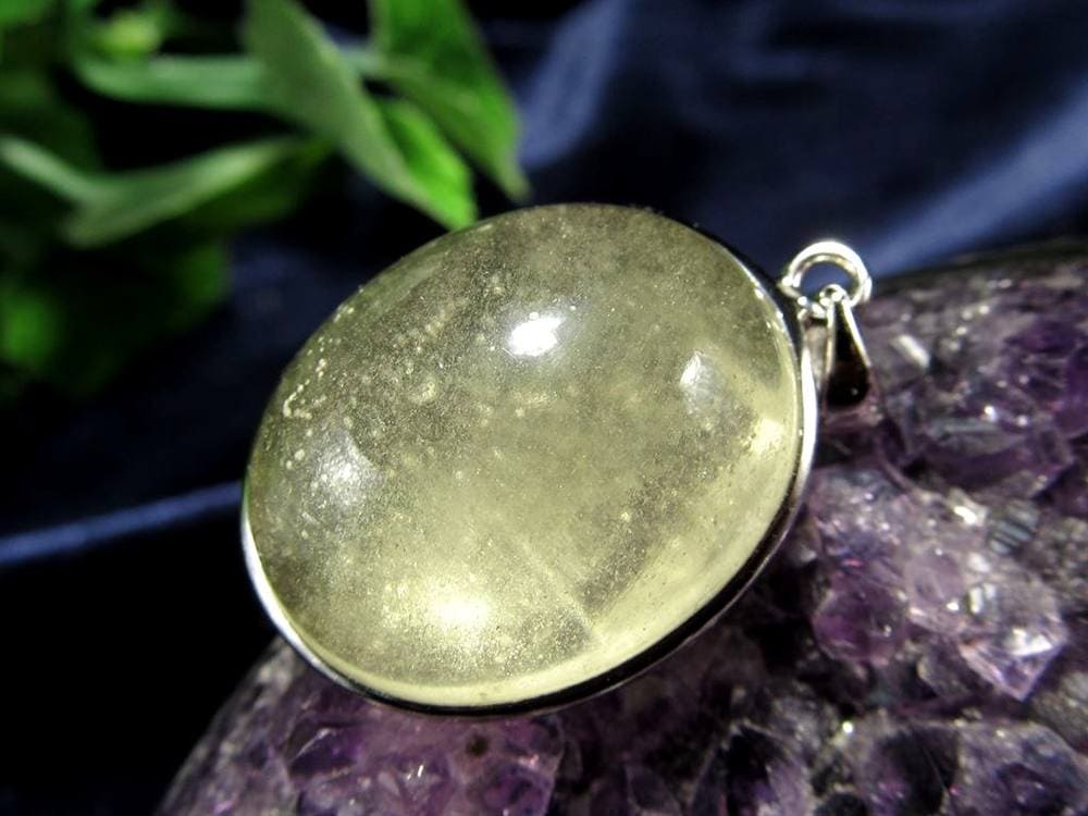 リビアングラス 隕石 アクセサリー ペンダント インパクトガラス