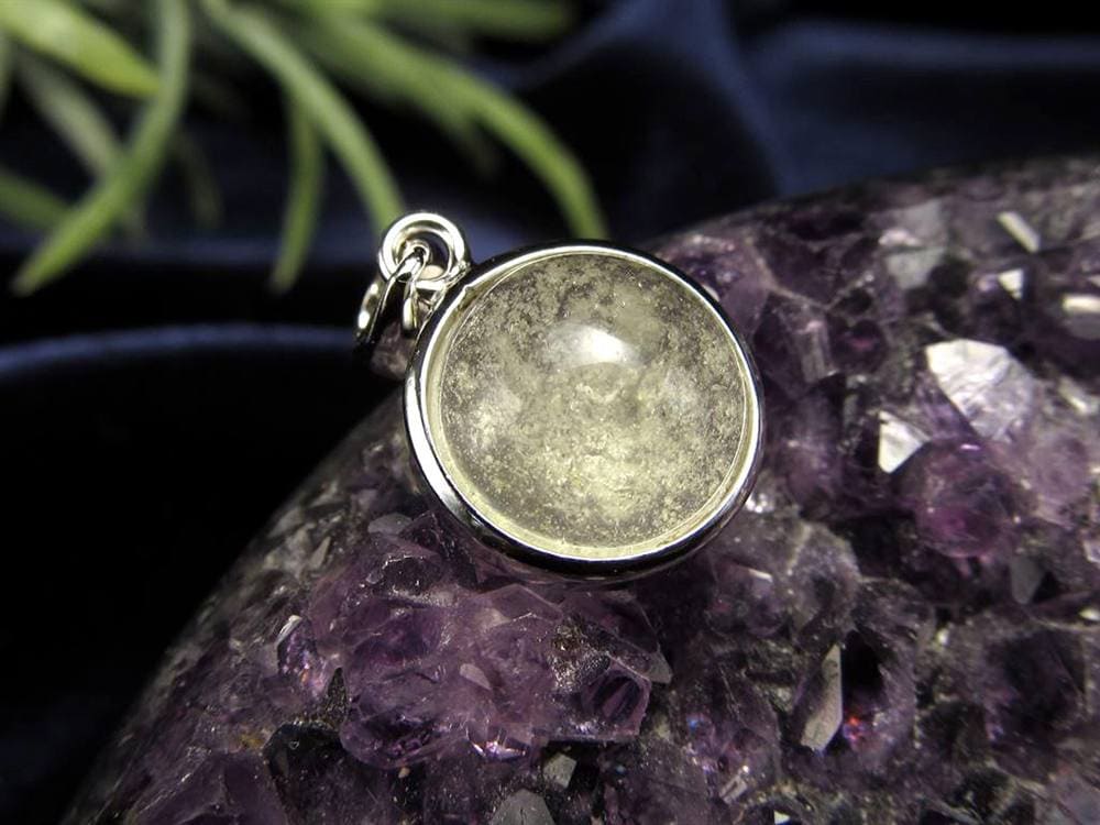 リビアングラス 隕石 アクセサリー ペンダント インパクトガラス