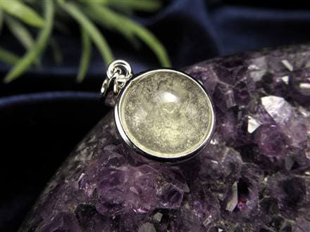 リビアングラス 隕石 アクセサリー ペンダント インパクトガラス