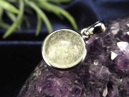 リビアングラス 隕石 アクセサリー ペンダント インパクトガラス