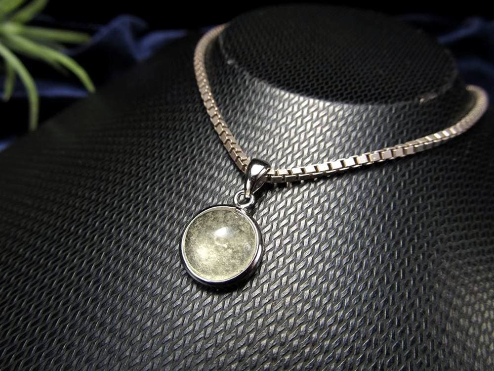 リビアングラス 隕石 アクセサリー ペンダント インパクトガラス