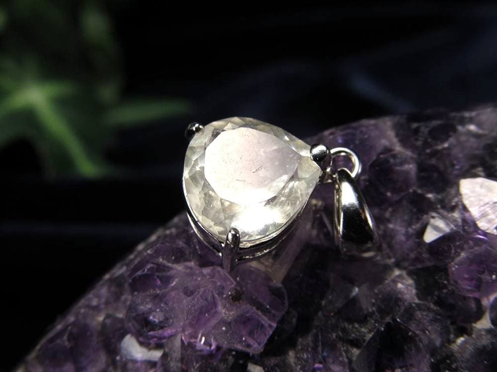 リビアングラス 隕石 アクセサリー ペンダント インパクトガラス