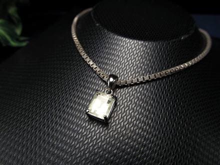 リビアングラス 隕石 アクセサリー ペンダント インパクトガラス