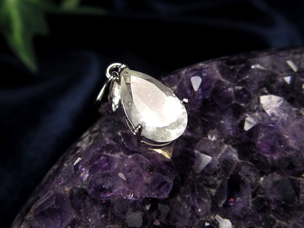 リビアングラス 隕石 アクセサリー ペンダント インパクトガラス