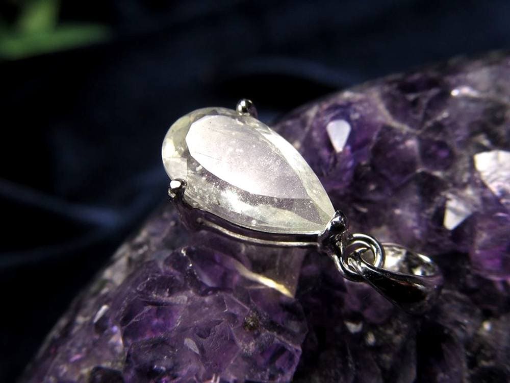 リビアングラス 隕石 アクセサリー ペンダント インパクトガラス