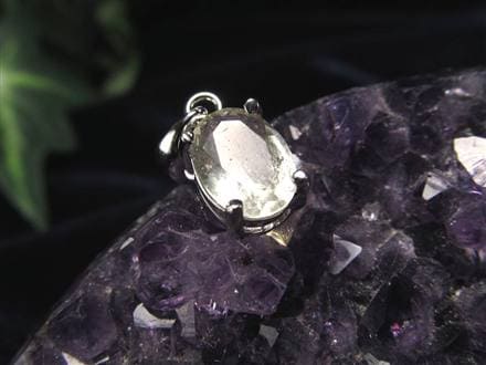 リビアングラス 隕石 アクセサリー ペンダント インパクトガラス