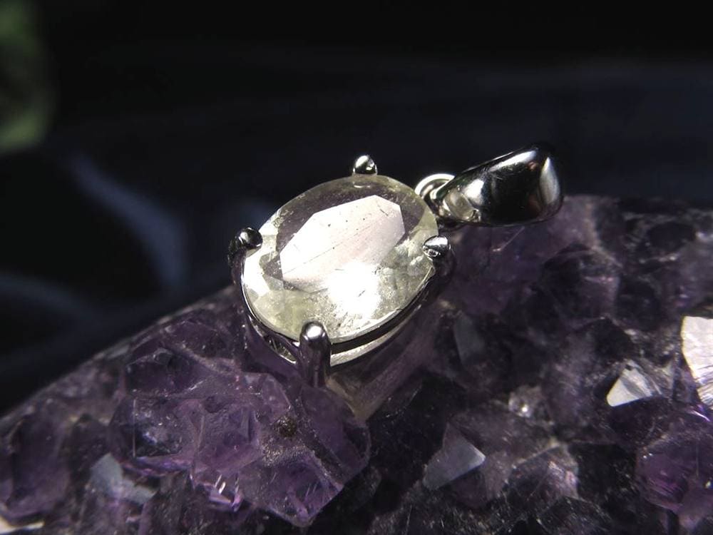 リビアングラス 隕石 アクセサリー ペンダント インパクトガラス