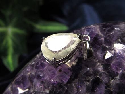 リビアングラス 隕石 アクセサリー ペンダント インパクトガラス