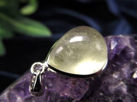 リビアングラス 隕石 アクセサリー ペンダント インパクトガラス