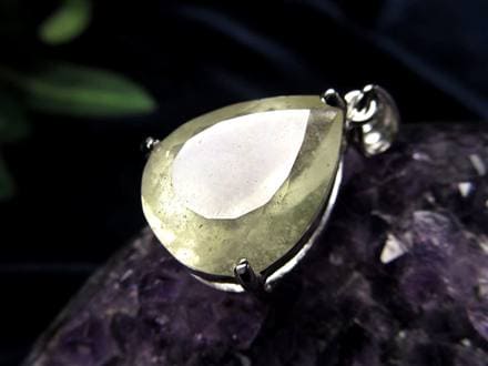 リビアングラス 隕石 アクセサリー ペンダント インパクトガラス