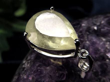 リビアングラス 隕石 アクセサリー ペンダント インパクトガラス