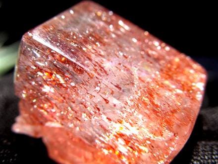 ファイアークォーツ レピドクロサイト ハーレクイン水晶 ファイヤークォーツ 彫刻置物 龍 玉璽