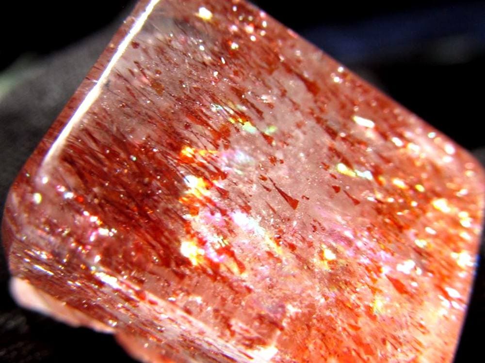 ファイアークォーツ レピドクロサイト ハーレクイン水晶 ファイヤークォーツ 彫刻置物 龍 玉璽