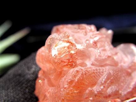 ファイアークォーツ レピドクロサイト ハーレクイン水晶 ファイヤークォーツ 彫刻置物 龍 玉璽