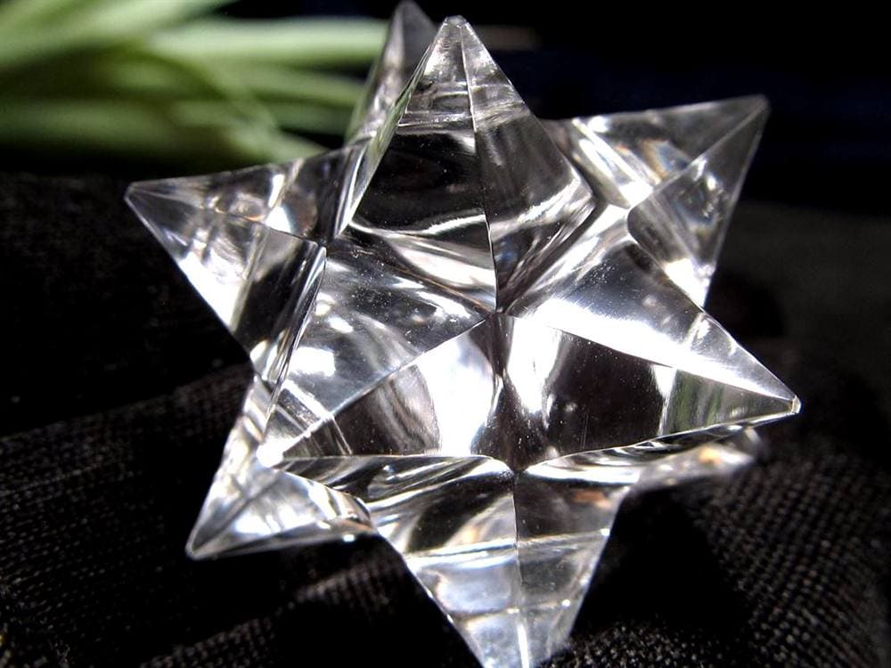 天然水晶 アステロイド 彫り 置物