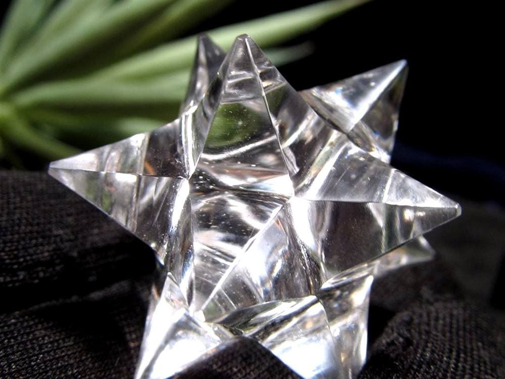 天然水晶 アステロイド 彫り 置物