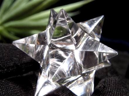 天然水晶 アステロイド 彫り 置物