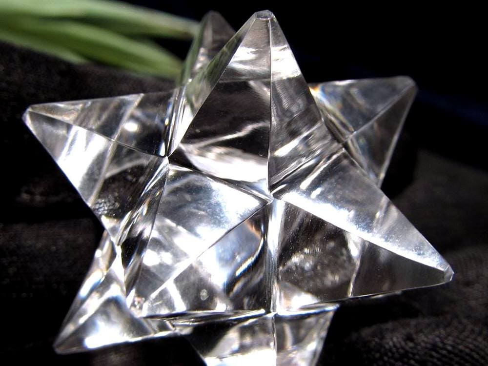 天然水晶 アステロイド 彫り 置物