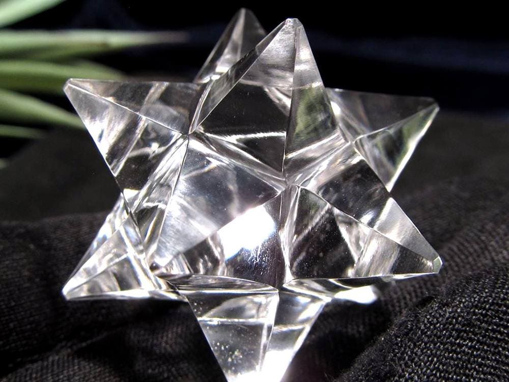 天然水晶 アステロイド 彫り 置物