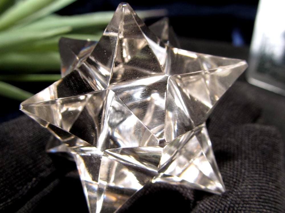 天然水晶 アステロイド 彫り 置物