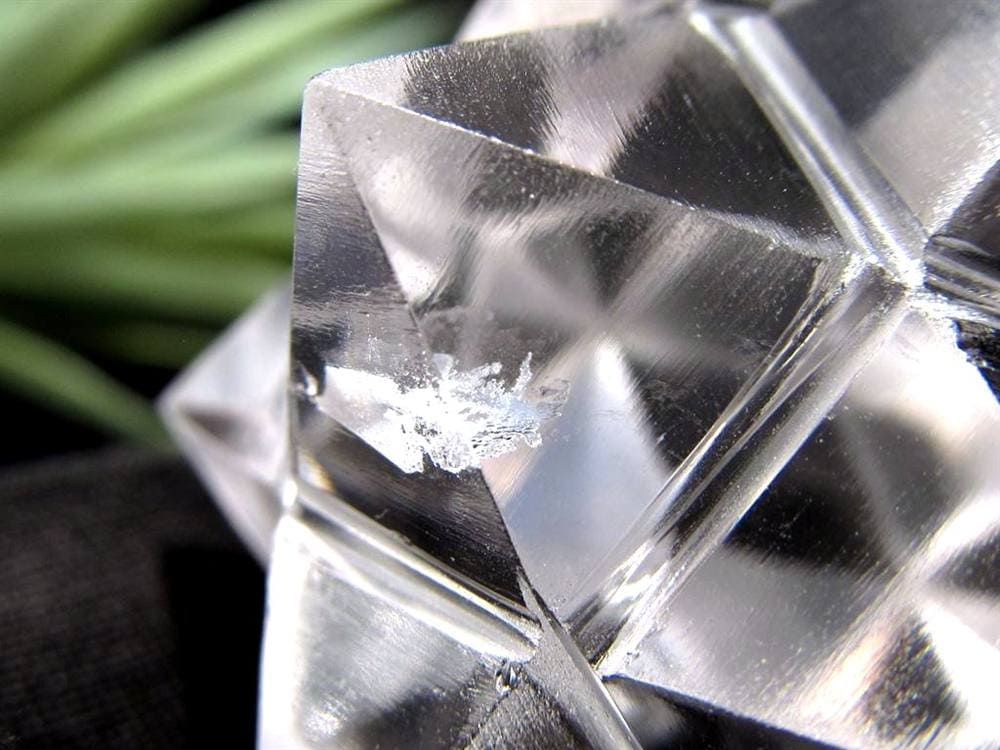 天然水晶 アステロイド 彫り 置物