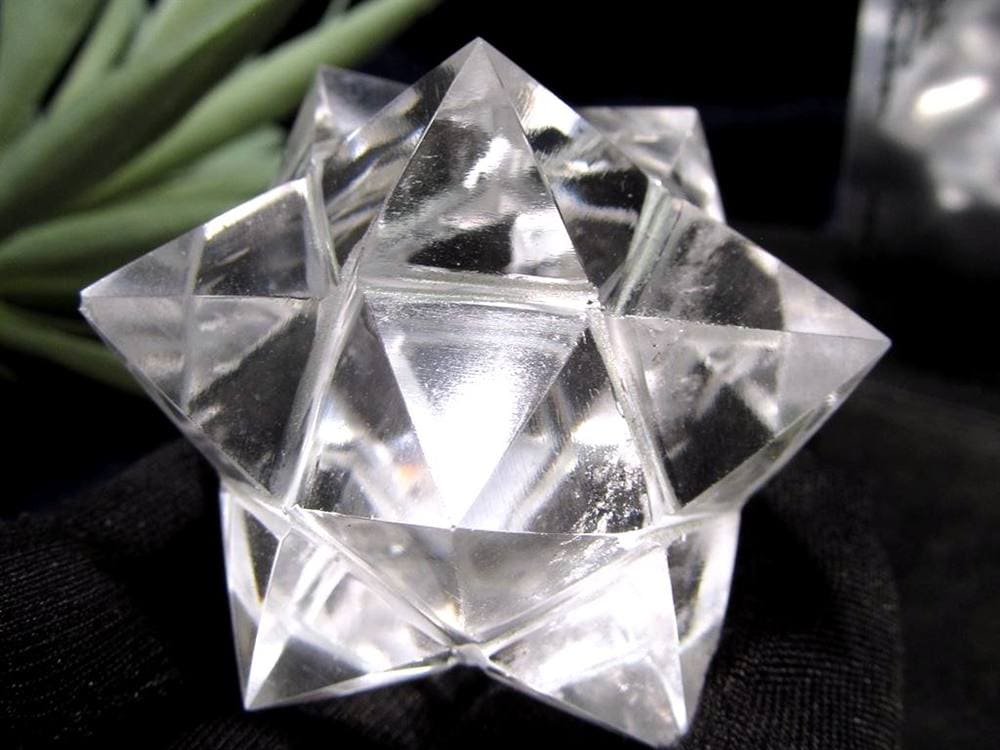 天然水晶 アステロイド 彫り 置物