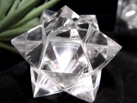 天然水晶 アステロイド 彫り 置物