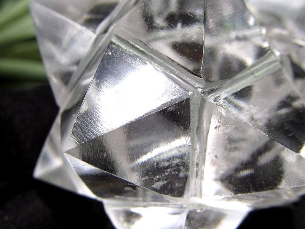 天然水晶 アステロイド 彫り 置物