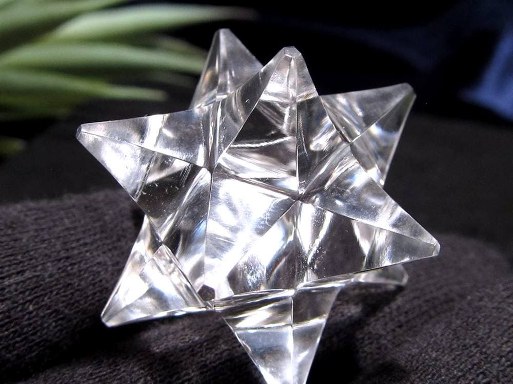 天然水晶 アステロイド 彫り 置物