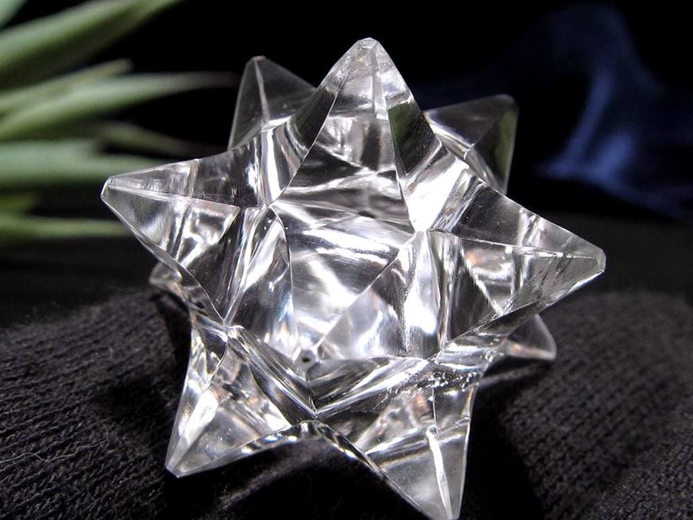 天然水晶 アステロイド 彫り 置物